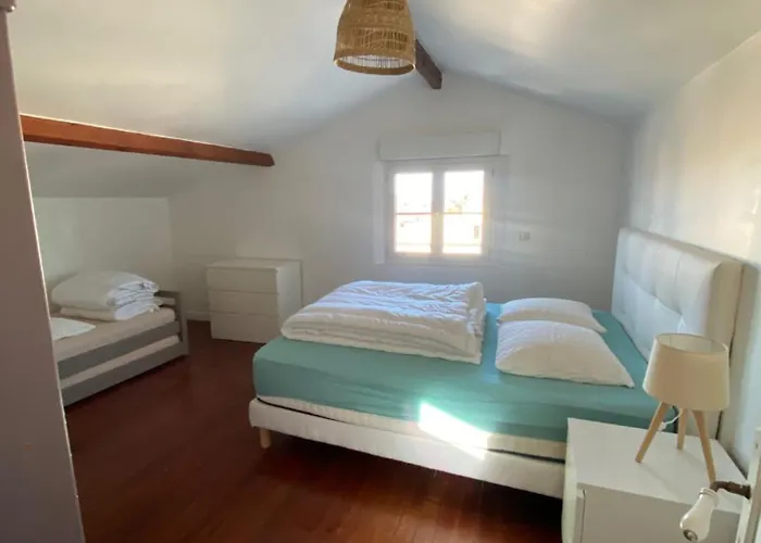 Beau Duplex 80 M2 100 Metre De La *