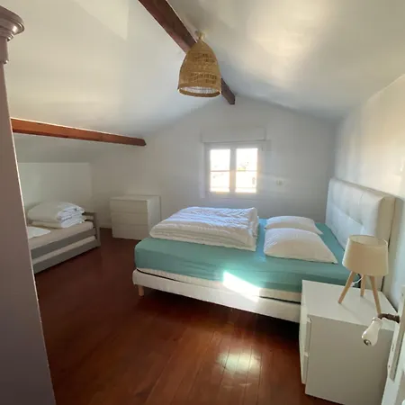 Beau Duplex 80 M2 100 Metre De La *